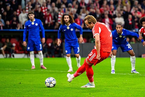 Mal wieder eiskalt vom Punkt: Harry Kane. - © Tom Weller/dpa