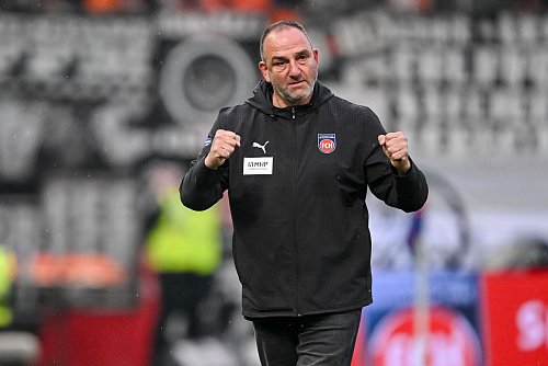 Durfte eine Führung bejubeln: FCH-Coach Frank Schmidt - © Harry Langer/dpa