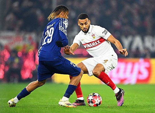 Bradley Barcola traf für PSG zur frühen Führung. - © Tom Weller/dpa