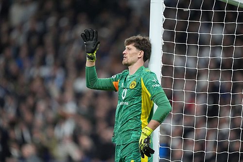 Dortmunds Torwart Gregor Kobel war mit seiner Abwehr in den vergangenen Spielen sehr zufrieden. - © Marcus Brandt/dpa