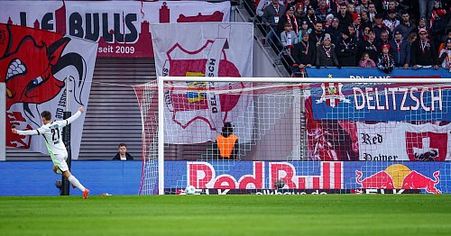 VfL Wolfsburg für nach einer Viertelstunde mit 3:0 in Leipzig. - © Jan Woitas/dpa