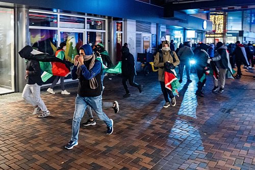 Nach den Angriffen in Amsterdam ist Frankreich rund um die Partie gegen Israel besonders wachsam. (Archivbild) - © Jeroen Jumelet/ANP/dpa