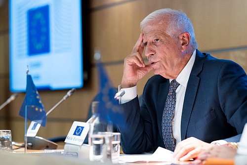 Der EU-Außenbeauftragte Josep Borrell nach dem Treffen in Madrid. - © Diego Radamés/EUROPA PRESS/dpa