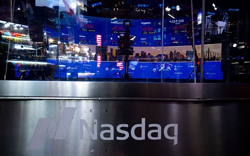 Die Nasdaq mit Sitz in New York gehört zu den wichtigsten Börsenbetreibern weltweit (Archivbild) - © Sven Hoppe/dpa