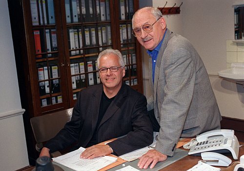 Ein eingespieltes Team: Schimpf mit Schauspielkollege Michael Ande (Archivbild). - © Frank Leonhardt/dpa