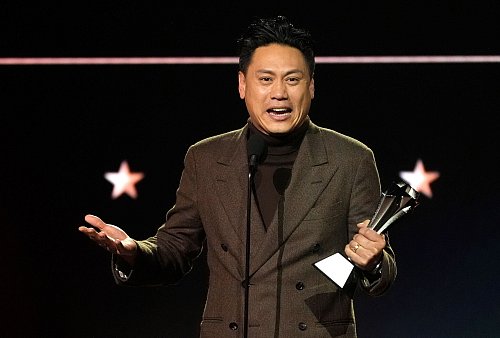 Jon M. Chu («Wicked») wurde als bester Regisseur ausgezeichnet. - © Chris Pizzello/Invision/AP/dpa