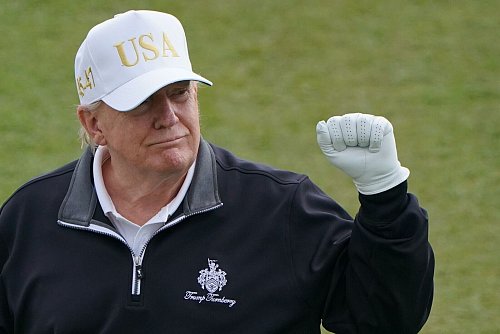 Harald Schmidt hält Donald Trump für einen genialen Entertainer (Archivbild). - © Jane Barlow/PA Wire/dpa