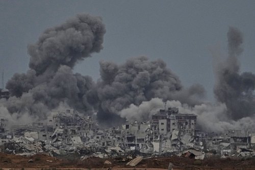 Große Teile des Gazastreifens sind nach zwei Jahren Krieg zerstört. - © Ariel Schalit/AP/dpa
