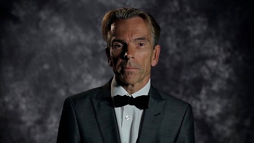 Die 007-Faszination von Gunnar Bond James Schäfer hat auch mit seinem verschwundenen Vater zu tun. - © Rene Pannevis/The Other Fellow Ltd/Journeyman Pictures/dpa