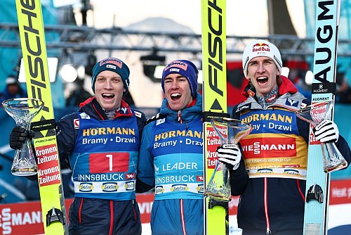 Ausnahmeathleten aus Österreich: Hörl, Kraft, Tschofenig. - © Daniel Karmann/dpa