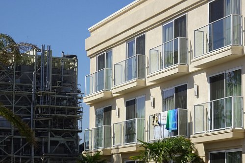 Baustellenlärm neben dem Hotel: Das kann bei Pauschalurlauben ein Grund sein, um im Nachgang den Reisepreis zu mindern. - © Andrea Warnecke/dpa-tmn