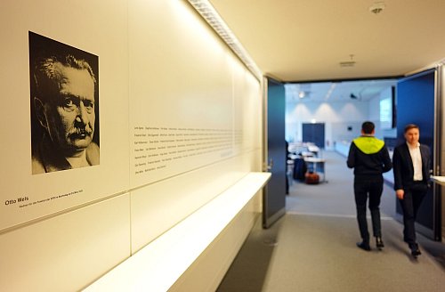 Die AfD erhebt Anspruch auf den Sitzungssaal der SPD im Reichstagsgebäude und begründet das damit, dass sie jetzt zweitstärkste Fraktion ist. (Archivbild) - © Kay Nietfeld/dpa