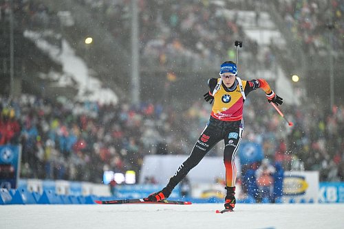 Im tiefen Schnee fiel Preuß das Laufen schwer. - © Martin Schutt/dpa