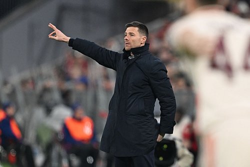 Erstmals gegen Bayern machtlos am Spielfeldrand: Bayer-Trainer Xabi Alonso. - © Sven Hoppe/dpa