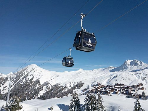 Die neue Seilbahn Roche de Mio im französischen Skigebiet La Plagne. - © la-plagne.com/dpa-tmn