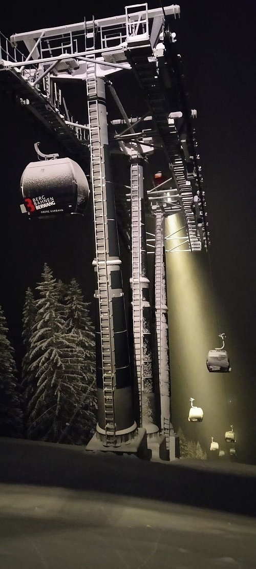 Die Obere Karbahn ist neu in der Tiroler Zugspitzarena. - © Bergbahnen Berwang/dpa-tmn
