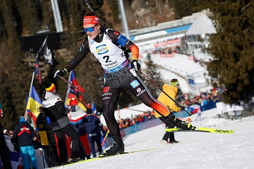Als Sechste gehörte Selina Grotian erneut zu den Top-Biathletinnen in Antholz. - © Alessandro Trovati/AP/dpa
