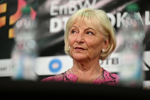 Für die frühere Bundestrainerin Ulla Koch hat der Turnskandal vorübergehend Konsequenzen. - © Marijan Murat/dpa