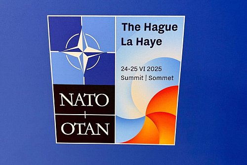Schon vor Beginn des Nato-Gipfels gibt es einen Gewinner: Donald Trump. - © Martin Romanczyk/dpa