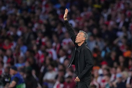Darf auf das Finale in München hoffen: PSG-Trainer Luis Enrique. - © Kirsty Wigglesworth/AP/dpa