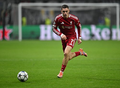 Im Triokot des FC Liverpool läuft es noch nicht rund für Florian Wirtz. - © Arne Dedert/dpa