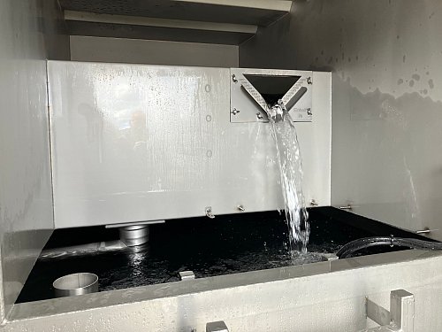 Der neue Sammelbehälter soll die Neue Prager Hütte besser mit Wasser versorgen. - © Sabine Dobel/dpa