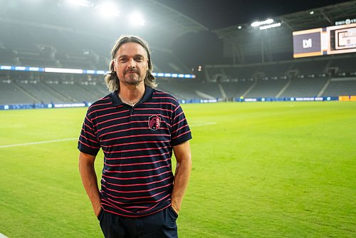 Lutz Pfannenstiel hat St. Louis City SC von Grund auf mit aufgebaut und setzt auf zahlreiche Spieler mit Bundesliga-Erfahrung. - © Maximilian Haupt/dpa