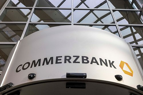 Abbau teurer Stellen soll für mehr Effizienz sorgen (Archivbild) - © Helmut Fricke/dpa