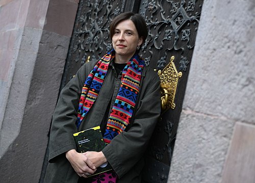 Die Gewinnerin steht fest: die Autorin Dorothee Elmiger. - © Arne Dedert/dpa