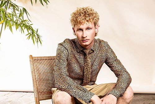 Mit seitlichem Undercut und Textur am Oberkopf wirkt der Look «Explorer» urban und edgy. - © Erwin Wenzel/Zentralverband Friseurhandwerk/dpa-tmn