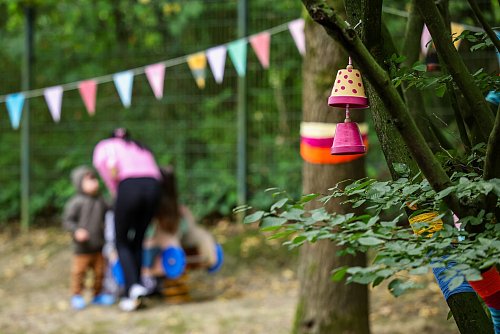 In der Mutter-Kind-Einrichtung sieht nichts nach Justizvollzug aus - © Christoph Reichwein/dpa