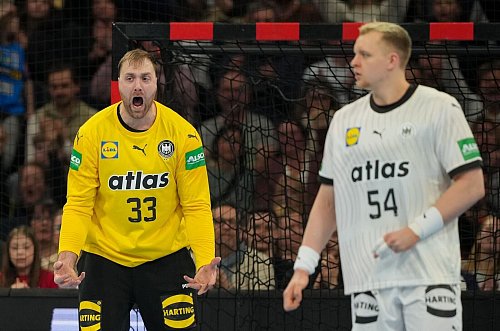 Nationaltorhüter Andreas Wolff brüllte seinen Frust durch die Halle. - © Soeren Stache/dpa