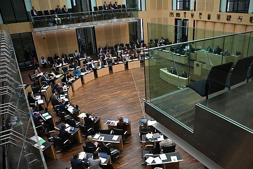 Die Länderkammer billigt die Reform. - © Sarah Knorr/dpa