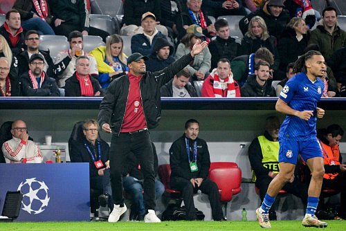 Kompany gewinnt sein erstes Champions-League-Spiel als Trainer. - © Peter Kneffel/dpa