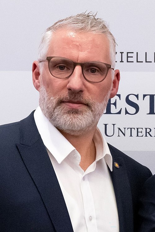 DEB-Sportchef Christian Künast sieht in Mailand noch viel Arbeit vor dem Olympia-Start - © Sven Hoppe/dpa