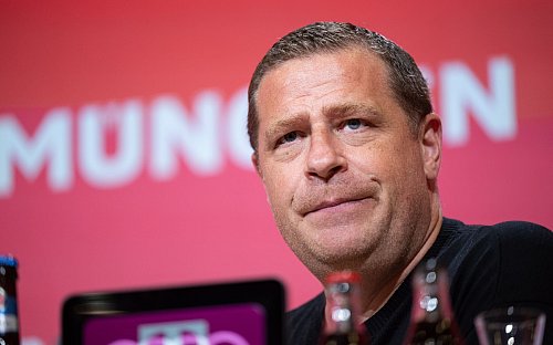 Bayerns Sportvorstand Max Eberl ist «sehr glücklich» über die Verpflichtung von Jonathan Tah. - © Lukas Barth/dpa
