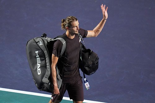 Zverev unterlag in Acapulco gegen Qualifikant Learner Tien. - © Eduardo Verdugo/AP/dpa