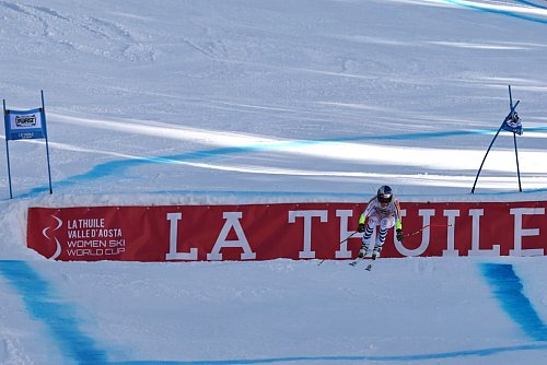 In La Thuile fand am Donnerstag das erste von zwei Super-G-Rennen in dieser Woche statt. - © Marco Trovati/AP/dpa