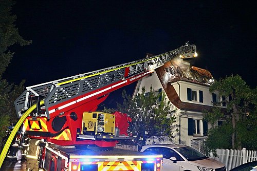 In Baden-Württemberg kam es zu schwerwiegenden Bränden. - © Andreas Rometsch/KS-Images.de/dpa