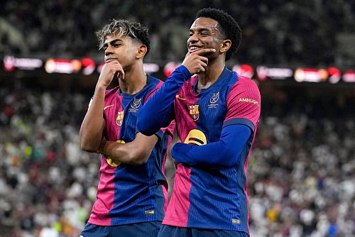 Ein Abend zum Genießen für den FC Barcelona. - © Altaf Qadri/AP/dpa