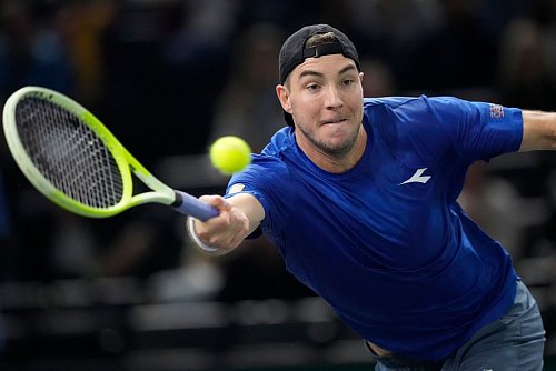 Jan-Lennard Struff wird Ende November für die deutsche Tennis-Auswahl bei der Davis-Cup-Endrunde in Malaga dabei sein. - © Michel Euler/AP/dpa