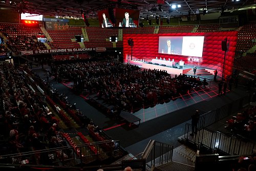 Der FC Bayern freut sich über gute Finanzzahlen. - © Sven Hoppe/dpa