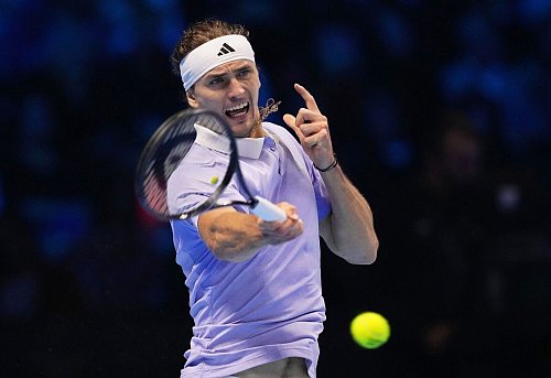 2025 soll es für Alexander Zverev mit dem Grand-Slam-Titel klappen. - © Antonio Calanni/AP/dpa