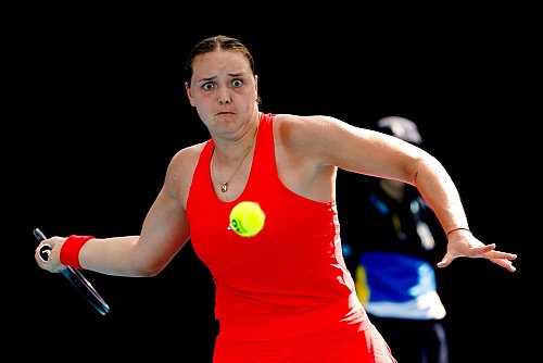 Jule Niemeier beweist bei den Australian Open vollen Fokus - © Frank Molter/dpa