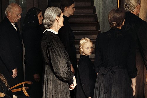 Der deutsche Film «In die Sonne schauen» handelt von vier jungen Frauen, die zu unterschiedlichen Zeiten auf einem Bauernhof in der Altmark leben. (Archivbild) - © Hanna Heckt/Studio Zentral/dpa