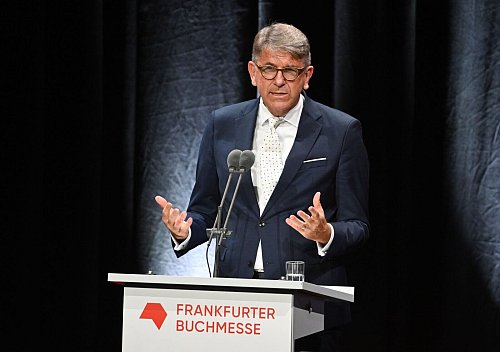 Weimer kündigt «digitalem Kolonialismus» den Kampf an - © Arne Dedert/dpa