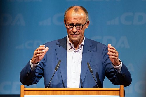 Die Entscheidung in der Kanzlerkandidatenfrage naht. - © Jacob Schröter/dpa