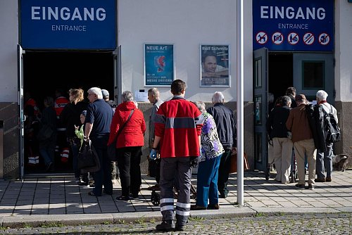 Rund 17.000 Menschen waren von der Evakuierung betroffen. - © Sebastian Kahnert/dpa