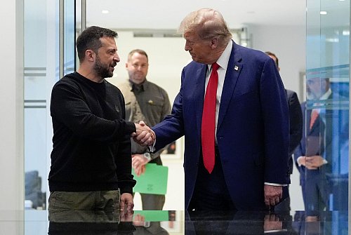 Selenskyj setzt auf einen vielzitierten Charakterzug Trumps: dessen Unberechenbarkeit. (Archivbild) - © Julia Demaree Nikhinson/AP/dpa