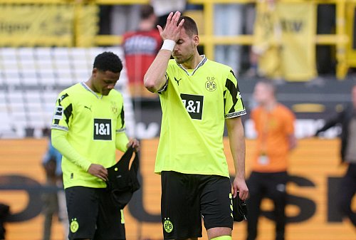Abwehrspieler Waldemar Anton steckt mit dem BVB in der Krise. - © Bernd Thissen/dpa